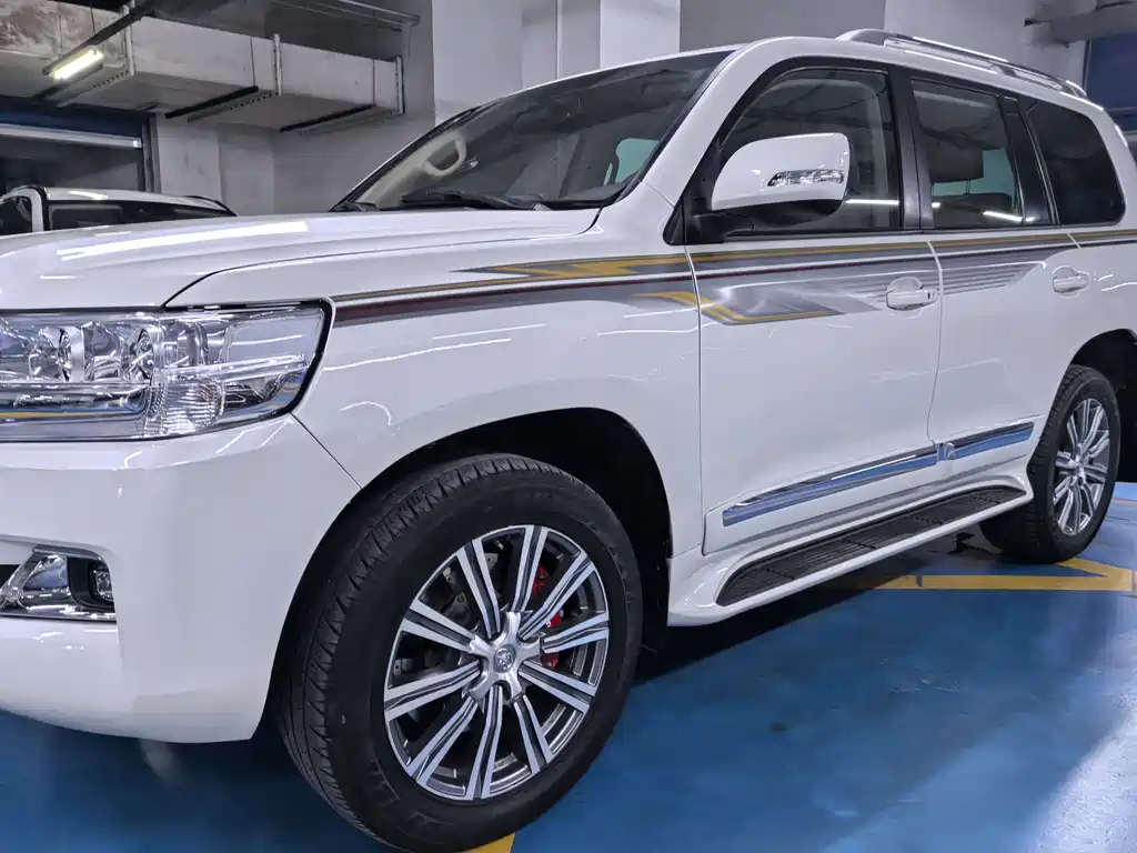 Toyota Land Cruiser 2016 — фото 10