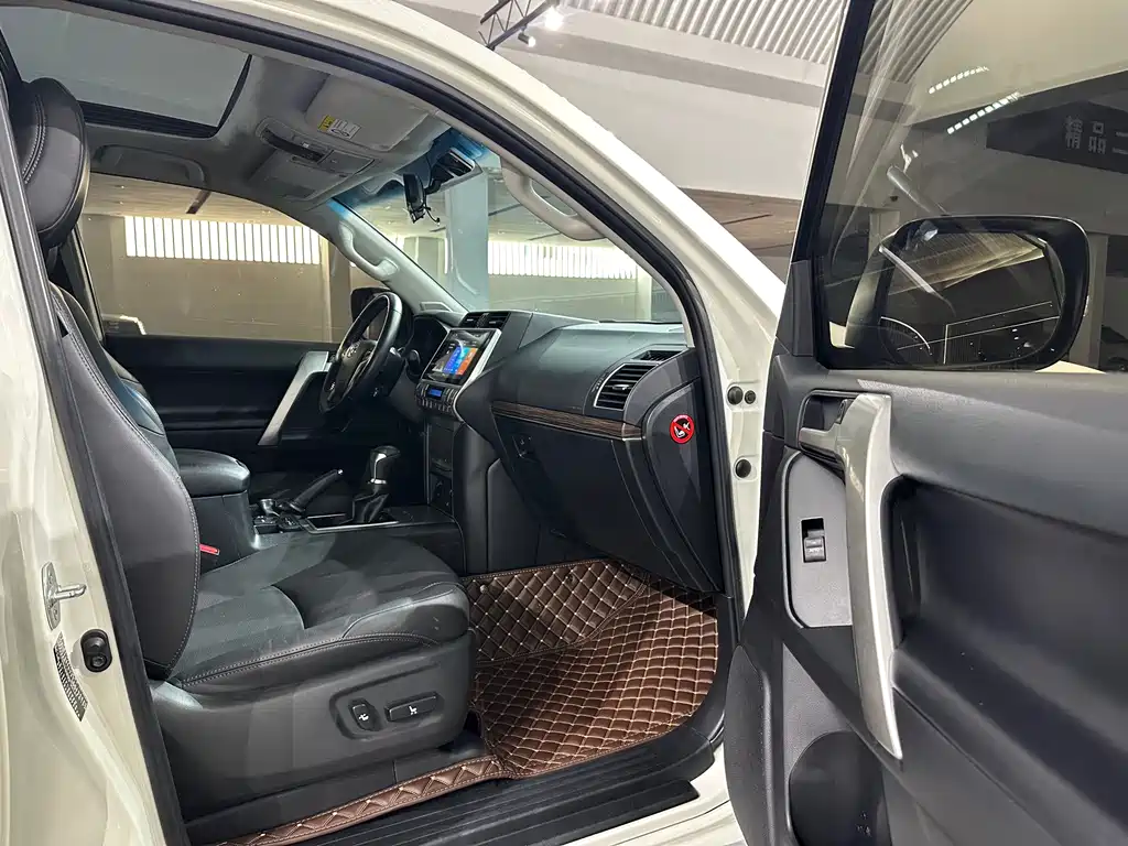 Toyota Prado 2019 — фото 12