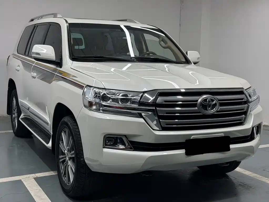Toyota Land Cruiser 2016 — фото 1