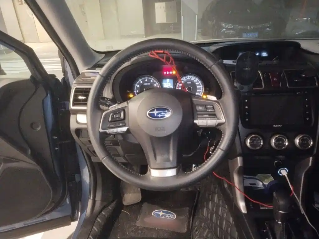 Subaru Forester 2015 — фото 11