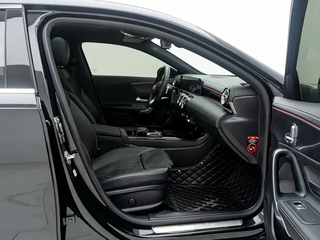 Mercedes-Benz A-Class 2020 — фото 11
