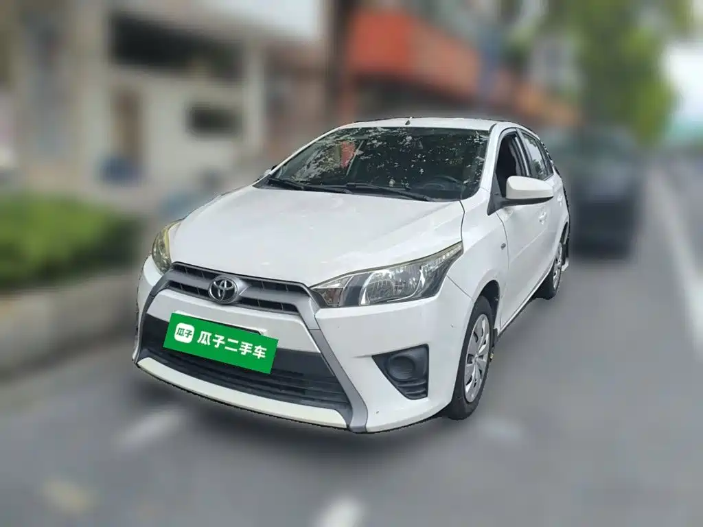 Toyota Yaris L 2015