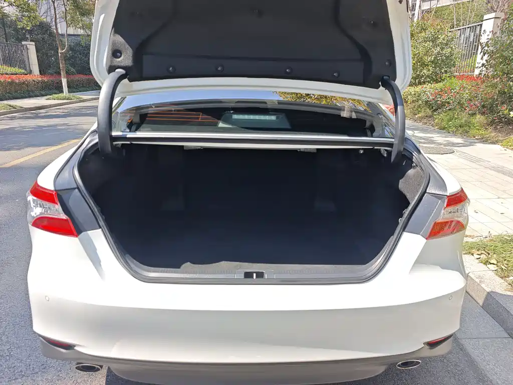 Toyota Camry 2022 — фото 28