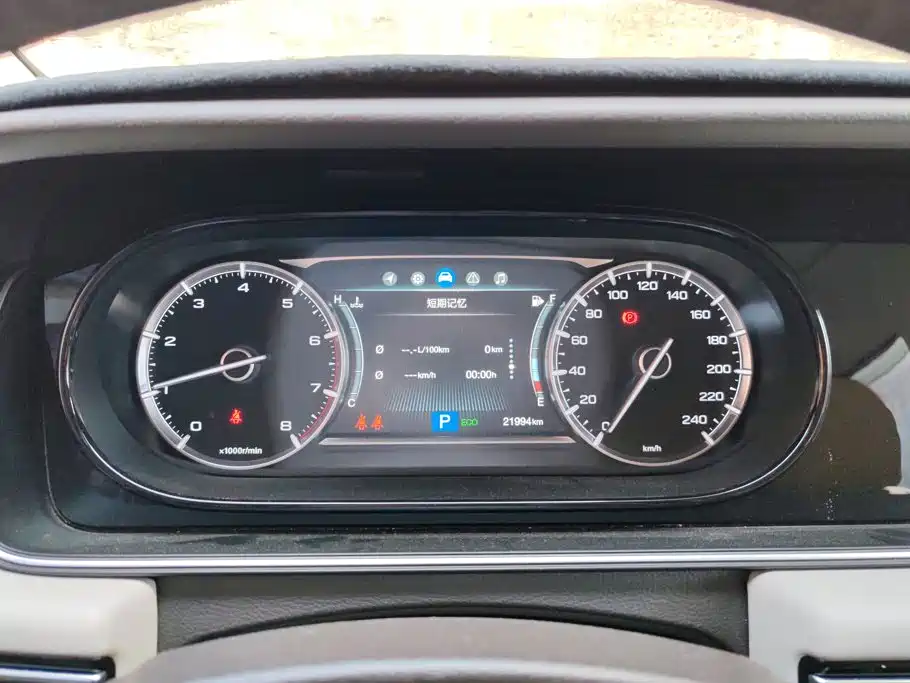 GAC Trumpchi M6 2019 — фото 14
