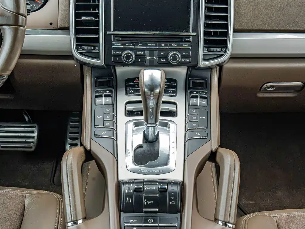 Porsche Cayenne 2013 — фото 15