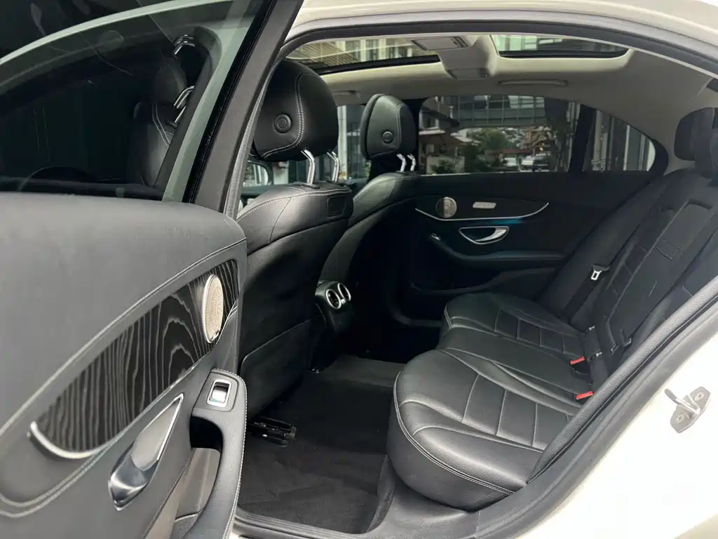 Mercedes-Benz C-Class 2018 — фото 19