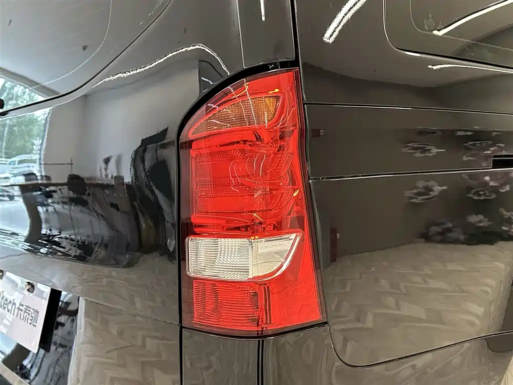 Mercedes-Benz Vito 2018 — фото 10