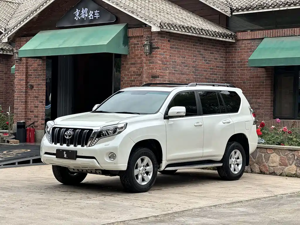 Toyota Prado 2015 — фото 1