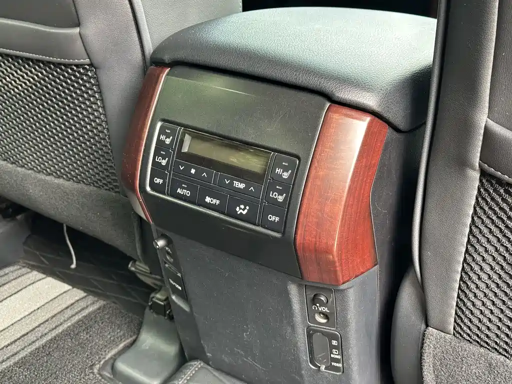 Toyota Prado 2015 — фото 24