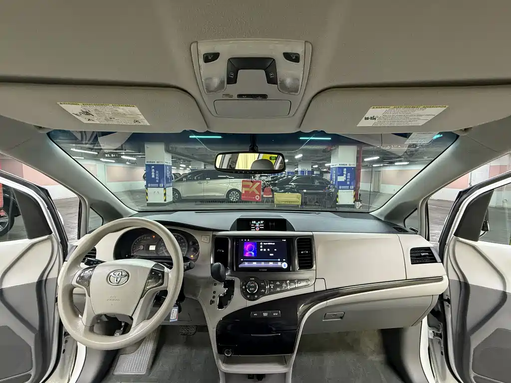 Toyota Sienna 2016 — фото 41