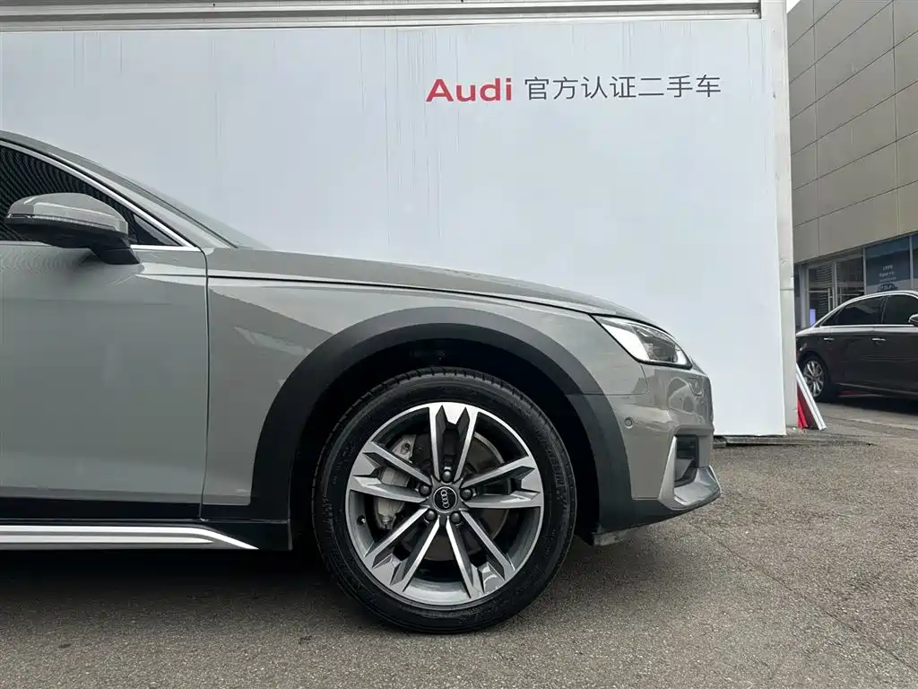 Audi A4 2021 — фото 17