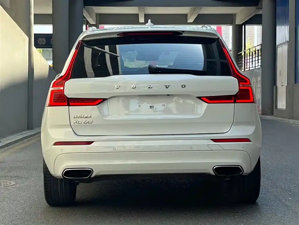 Volvo XC60 2018 — фото 4