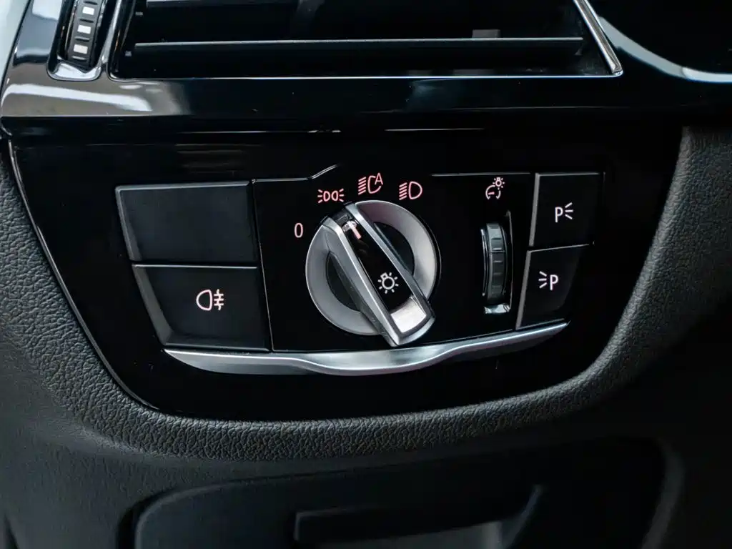 BMW 5 Series New Energy 2023 — фото 15