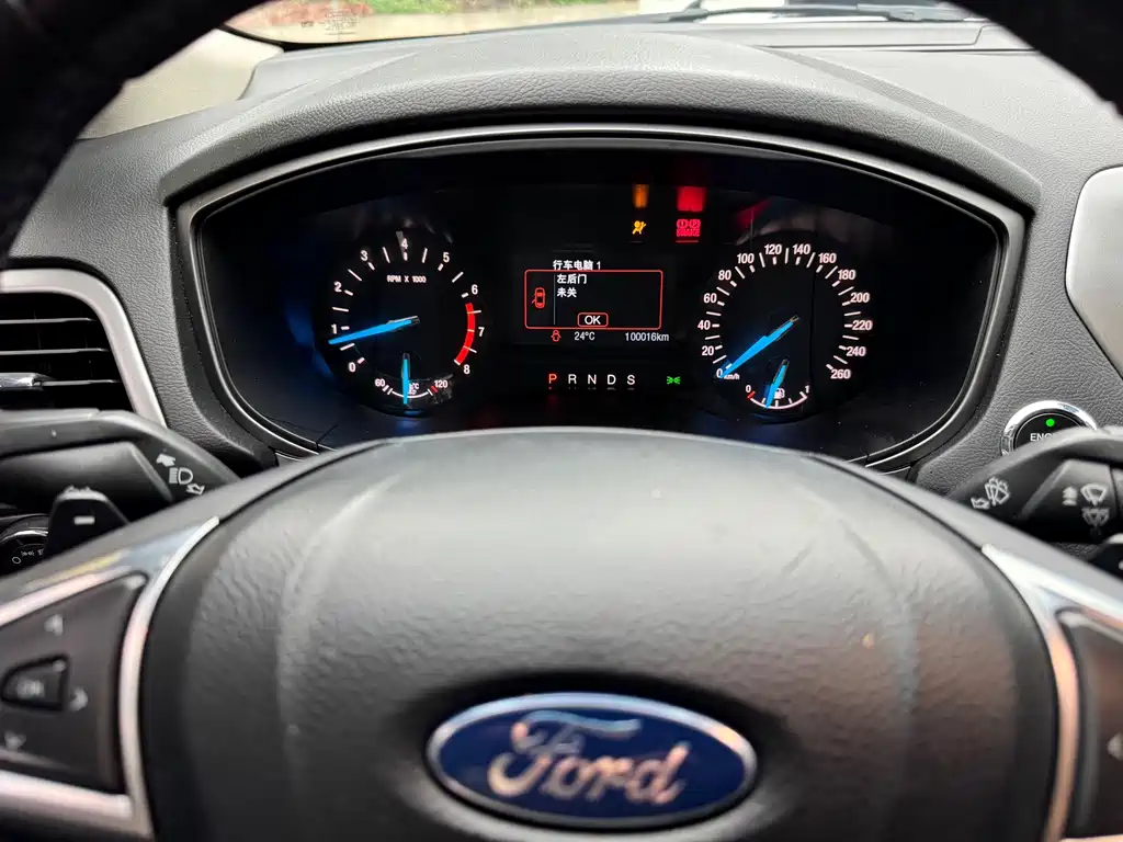 Ford Mondeo 2018 — фото 14