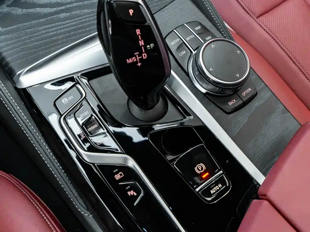 BMW 5 Series New Energy 2023 — фото 19
