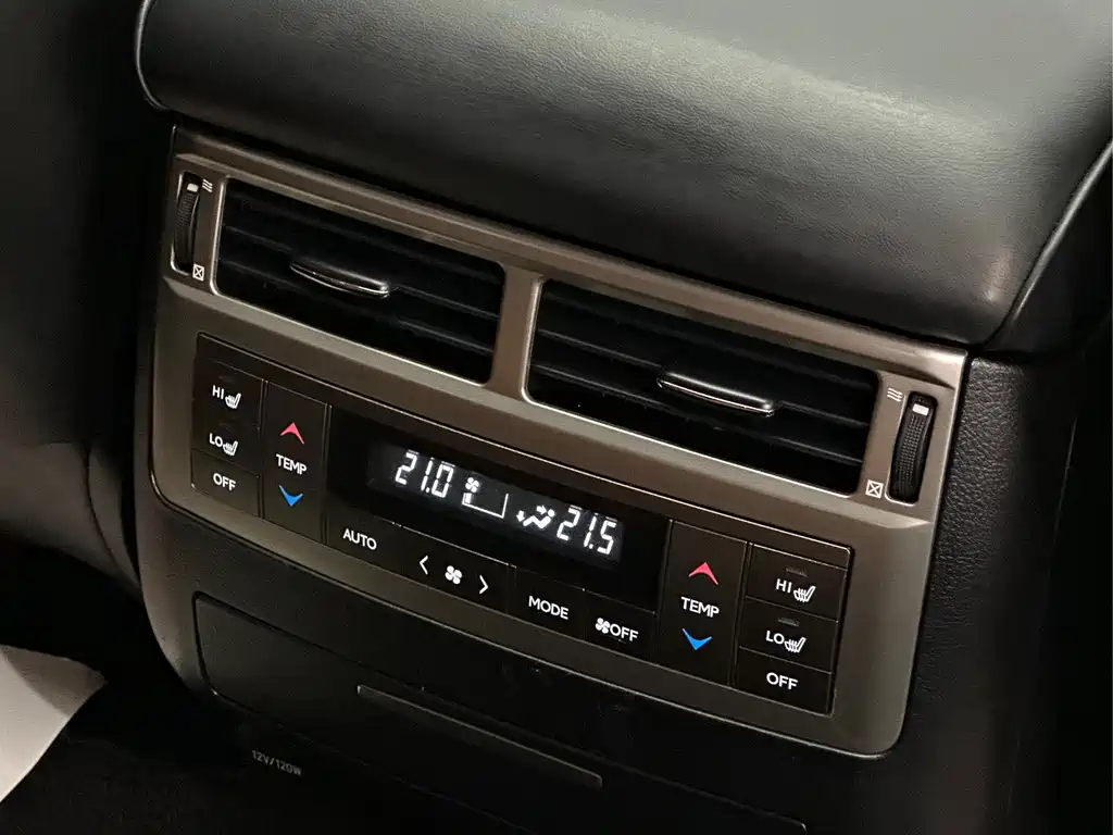Lexus LX 2014 — фото 16
