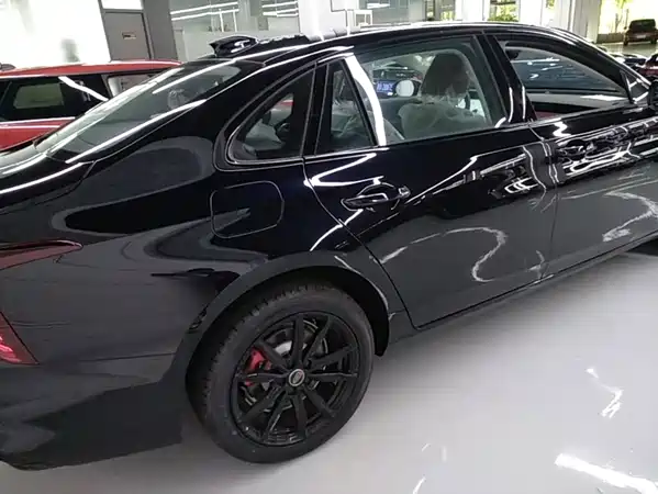 Hongqi H5 2026