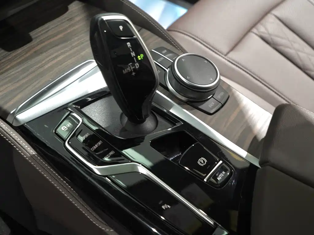 BMW 5 Series 2022 — фото 13