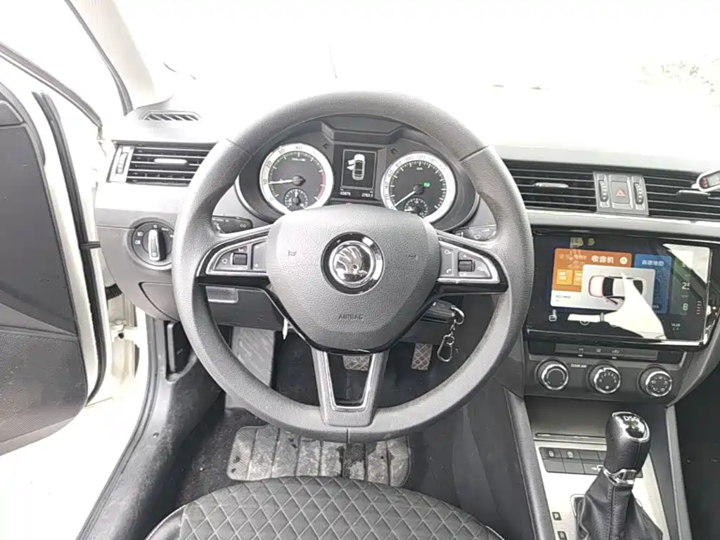 Skoda Octavia 2020 — фото 11