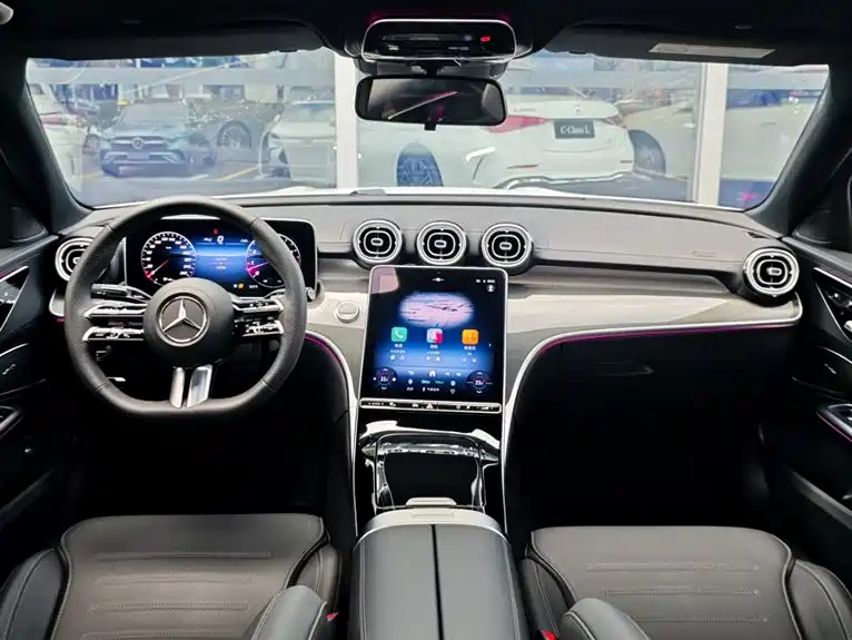 Mercedes-Benz C-Class 2025 — фото 17