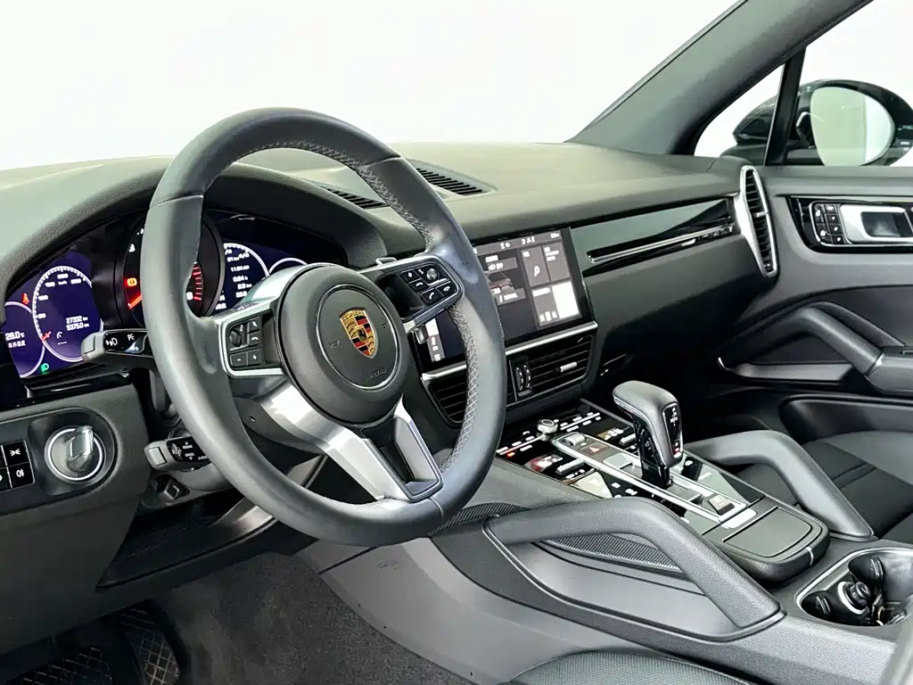 Porsche Cayenne 2019 — фото 10