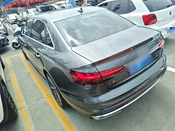 Audi A4L 2020