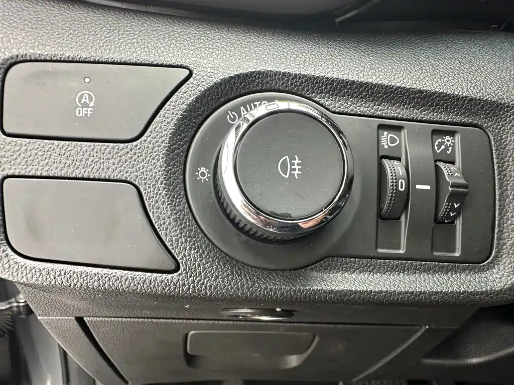 Chevrolet Orlando 2023 — фото 13