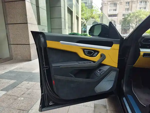 Lamborghini Urus 2024