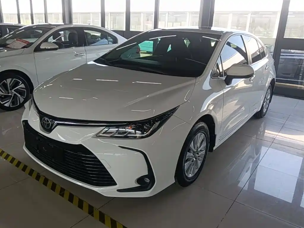 Toyota Corolla 2020 — фото 1