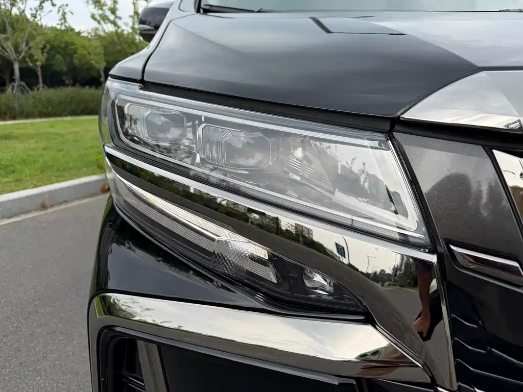 Toyota Alphard 2022 — фото 4