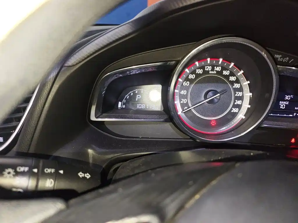 Mazda 3 Axela 2016