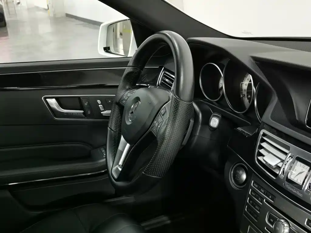 Mercedes-Benz E-Class 2015 — фото 22
