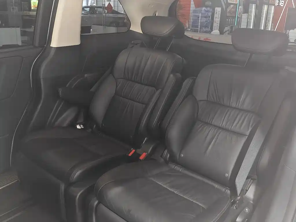 Honda Odyssey 2018 — фото 12