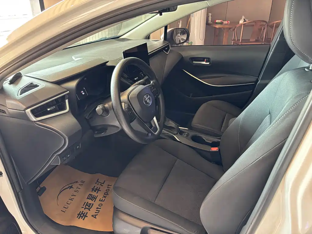 Toyota Corolla 2023 — фото 10