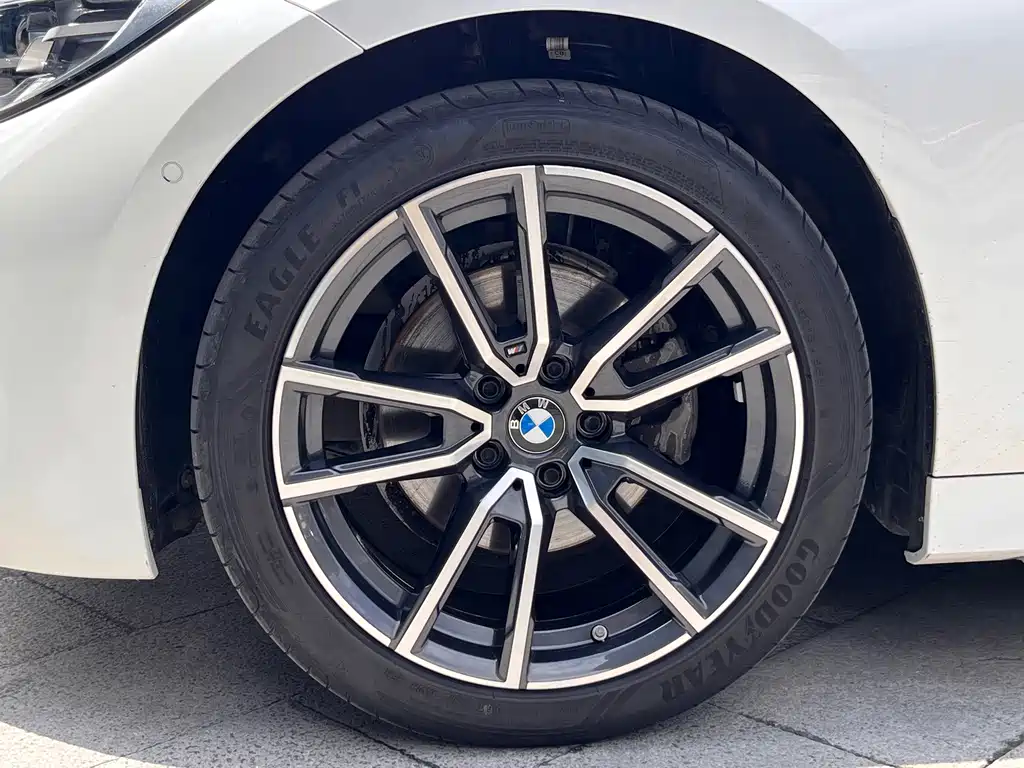 BMW 3 Series 2021 — фото 10