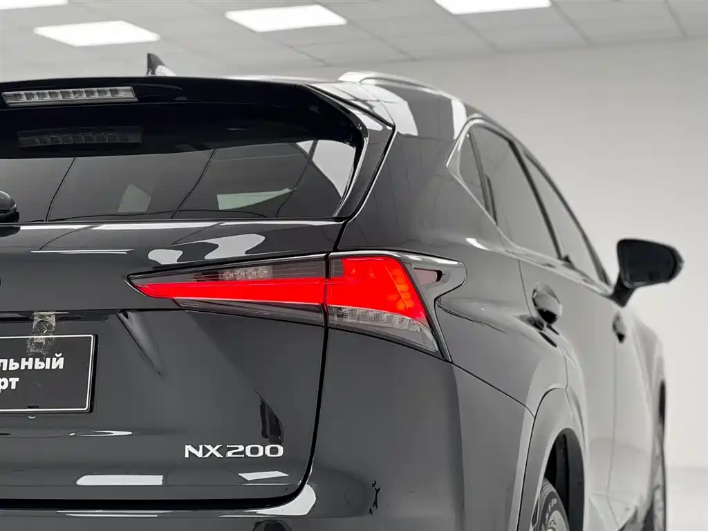 Lexus NX 2021 — фото 10