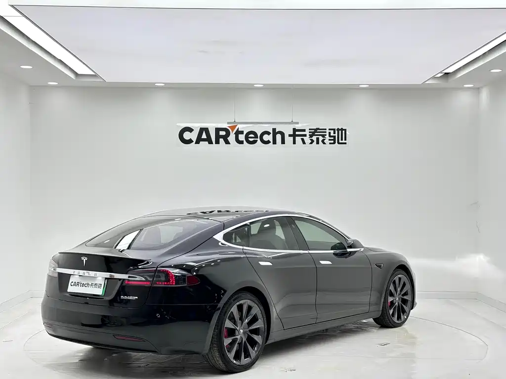 Tesla Model S 2020 — фото 6