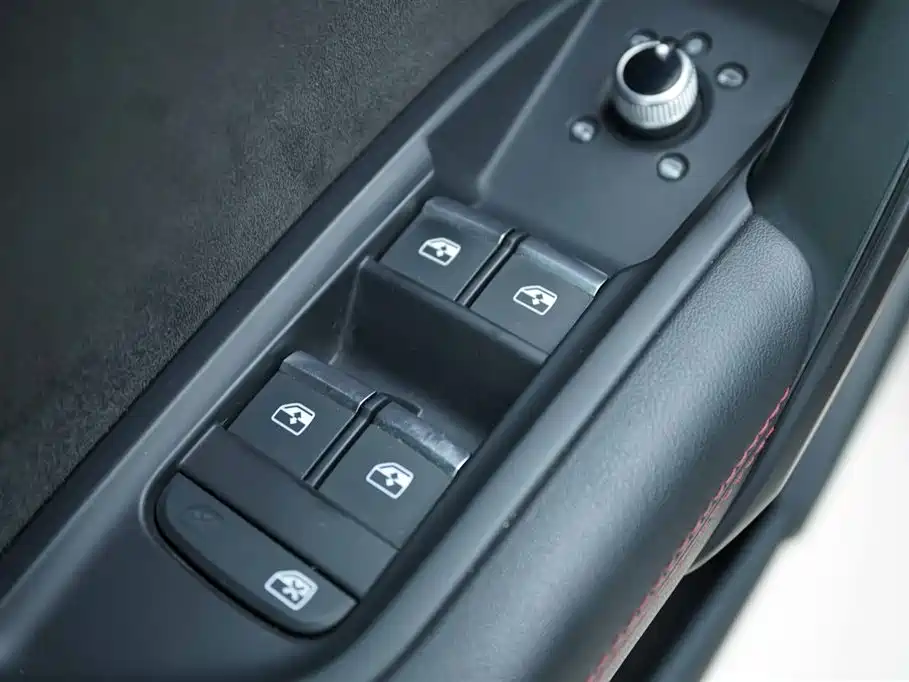 Audi Q5L 2021 — фото 11