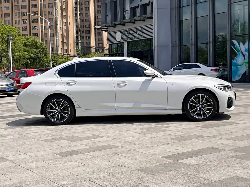 BMW 3 Series 2021