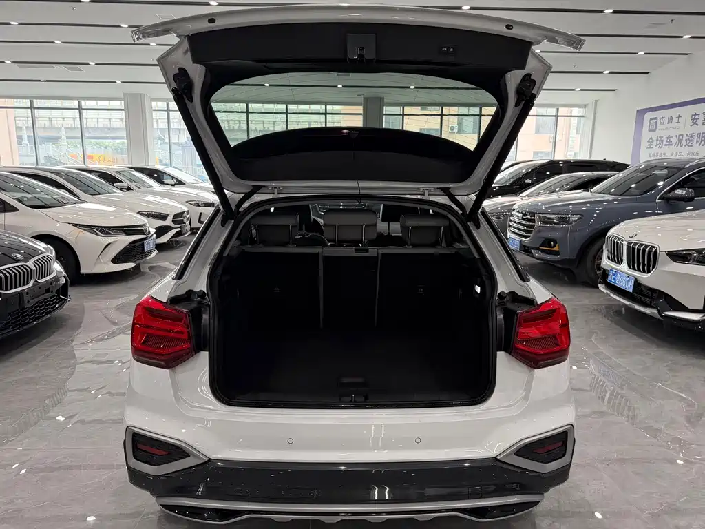 Audi Q2L 2023 — фото 10