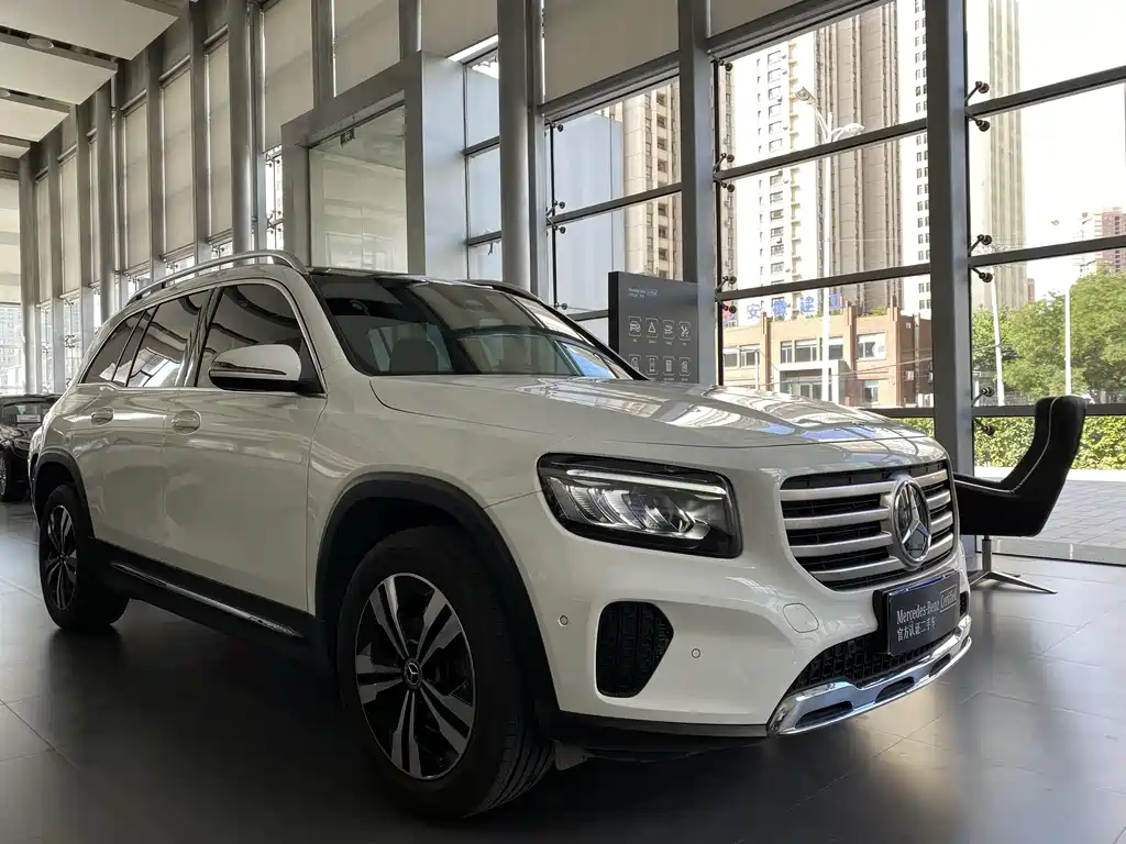 Mercedes-Benz GLB 2023