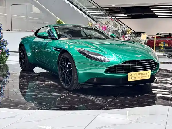 Aston Martin DB11 2019