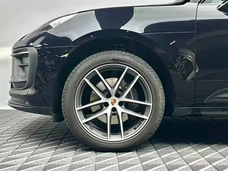 Porsche Macan 2022 — фото 8