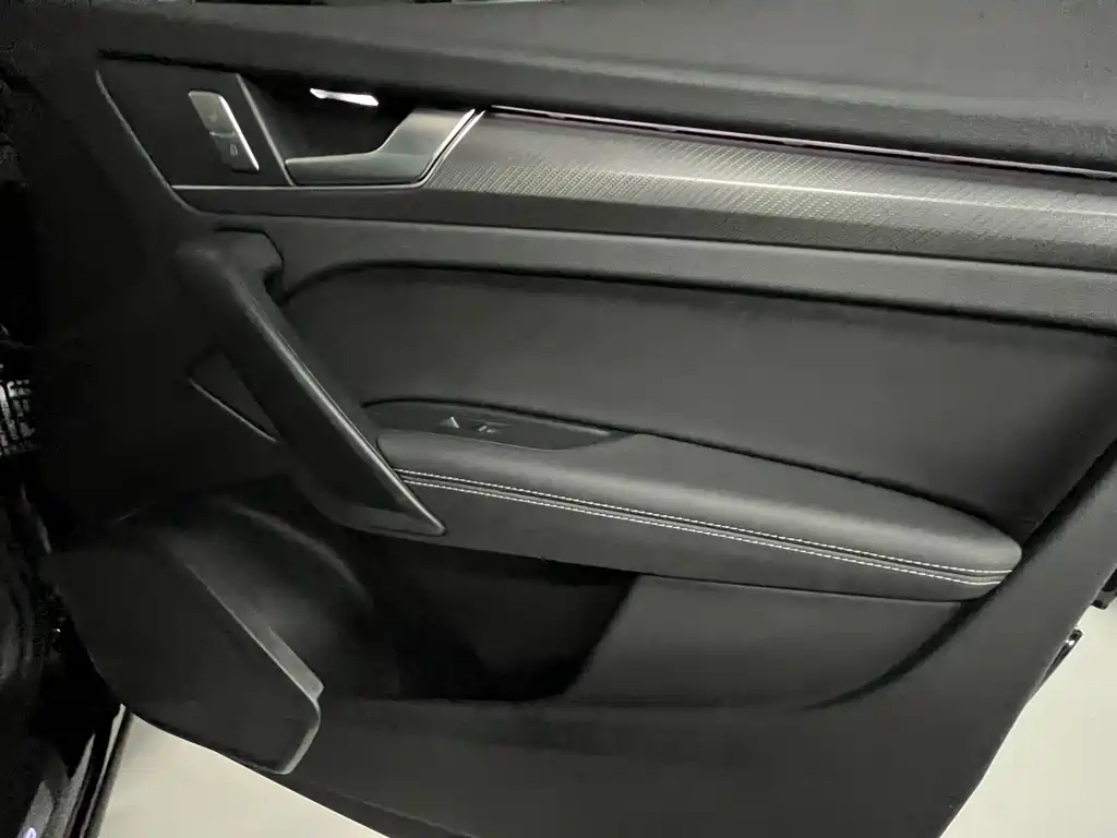 Audi Q5L 2024 — фото 15
