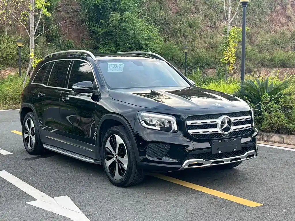 Mercedes-Benz GLB 2021