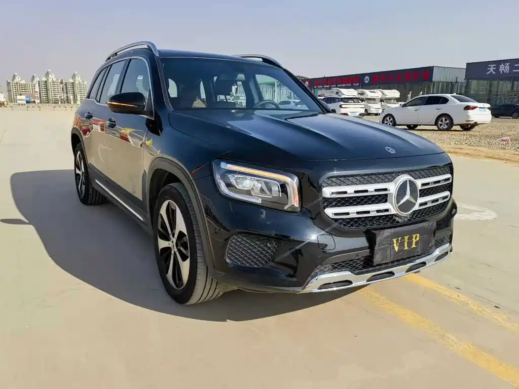 Mercedes-Benz GLB 2023