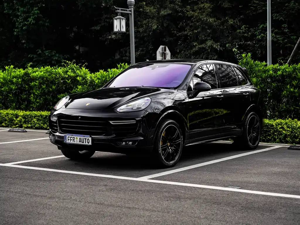 Porsche Cayenne 2017 — фото 1