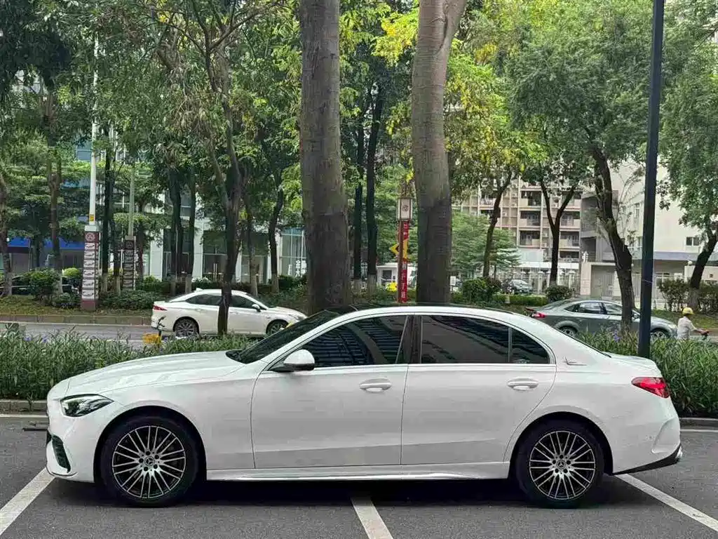 Mercedes-Benz C-Class 2022