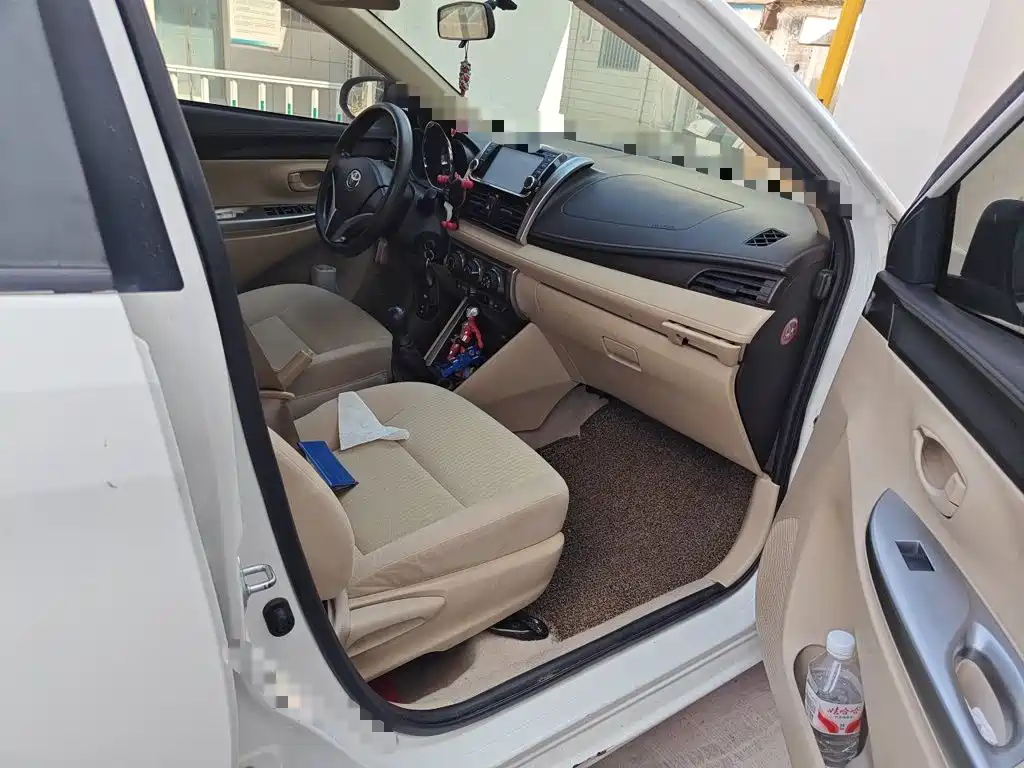 Toyota Yaris L 2014 — фото 21