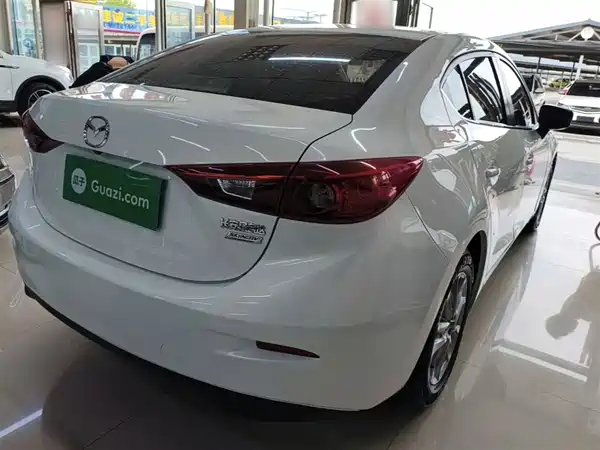 Mazda 3 Axela 2016